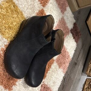 dansko boots warn twice very comfy